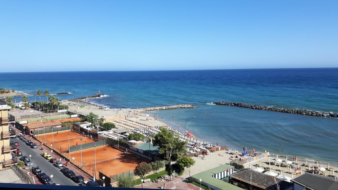 La Bouganville Hotel Arma di Taggia Exterior foto